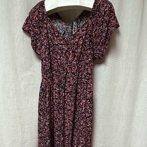 Maxi dress ruffle size 3X navy background smocking floral pockets